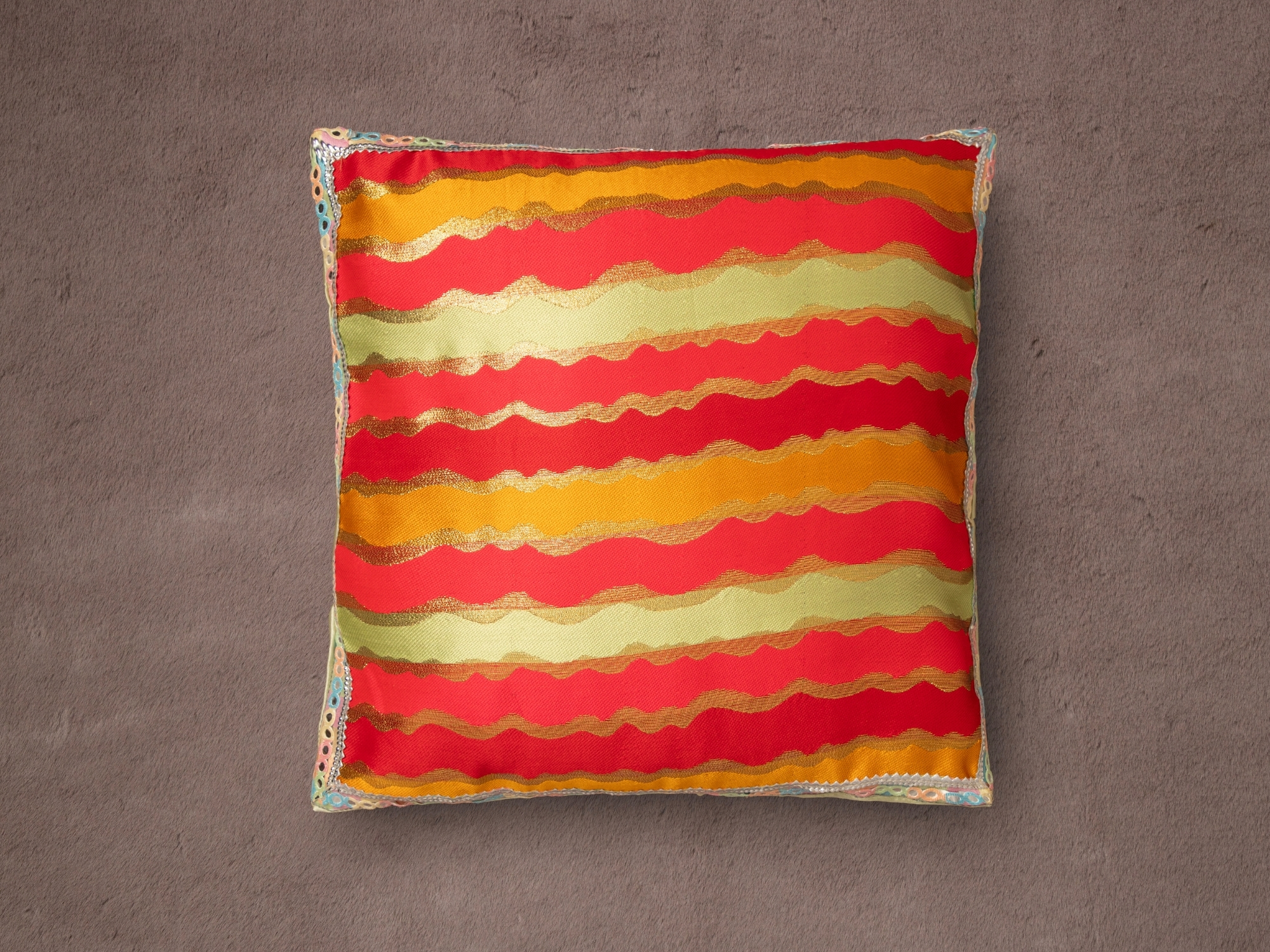 Leheriya style cushion